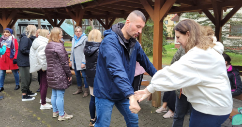 ASERTYWNOŚĆ JAKO SZTUKA STAWIANIA GRANIC I PRAKTYCZNY KURS SAMOOBRONY