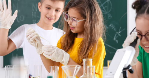 Klub Młodego Naukowca - OGIEŃ cz.2,  utleniamy, czy spalamy? Eksperymenty biologiczno-chemiczne.