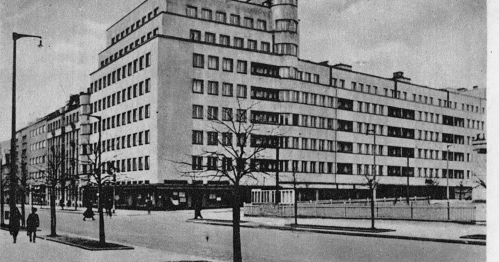 Bankowiec dla początkujących.Spacer z oprowadzenie, po Minimuzeum.