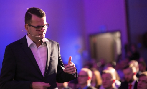WARSZTATY Z JAKUBEM B. BĄCZKIEM - Współczesny lider - trening mentalny charyzmy
